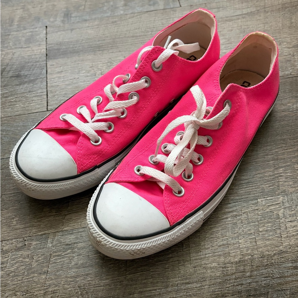 Women’s Hot Pink Canvas Sneakers size 9 - Picture 2 of 9